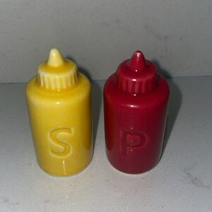 Mustard & Ketchup mini salt & pepper set new